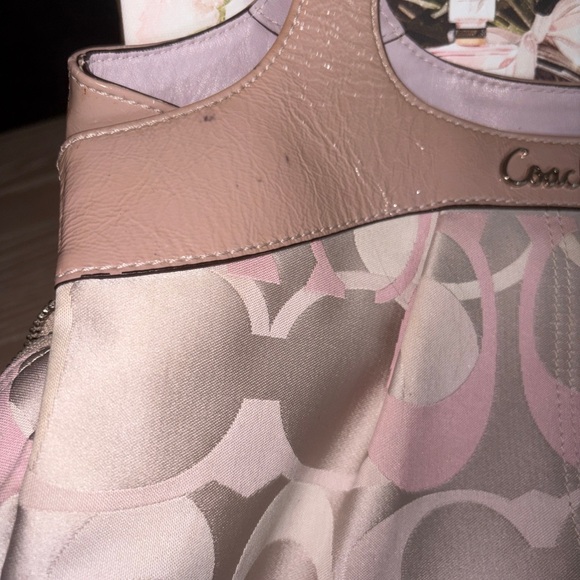 Coach Signature Monogram Blush and Beige Shoulder Bag - Picture 3 of 16